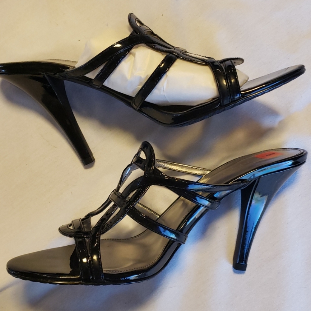 Heels - Picture 2 of 5